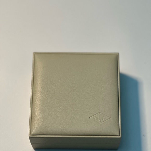 Van Cleef & Arpels Cream Jewelry Box - Picture 4 of 9